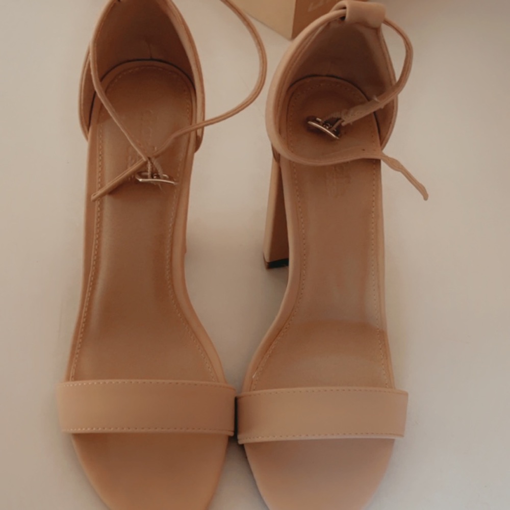 Brand new nude heels